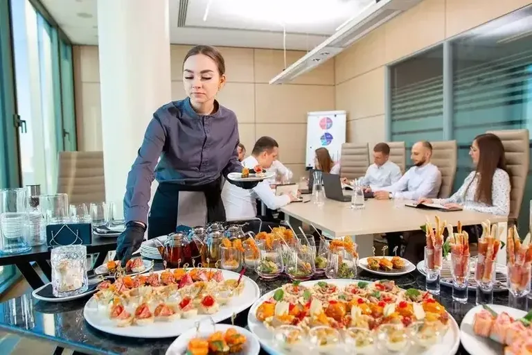 Кейтеринг для деловой встречи