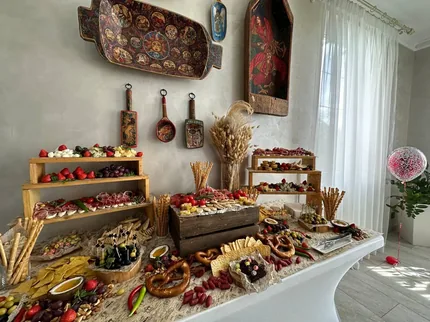 Банкетная подача Love Story Catering